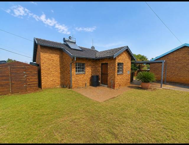 2 BEDROOM HOUSE FOR SALE IN HEUWELOORD